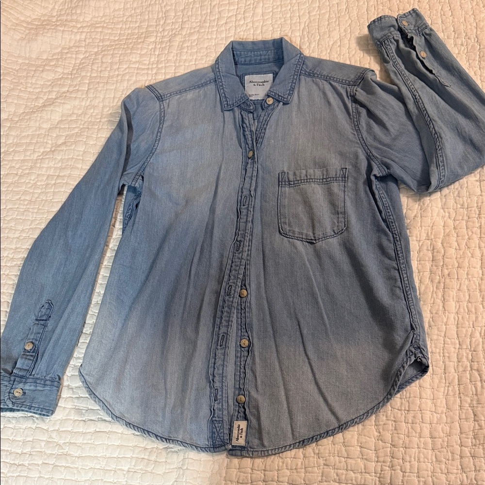 Abercrombie & Fitch Light Blue Denim Label Shirt